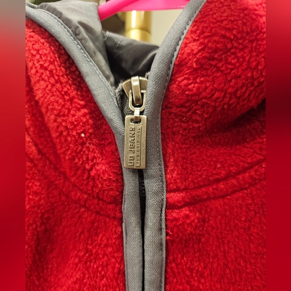 Vintage Unionbay Red Hooded Fleece Vest with Gray Trim - Picture 3 of 7